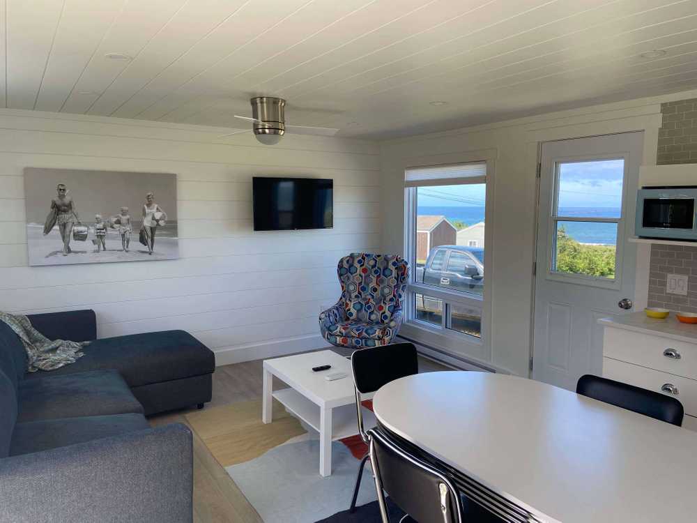 Executive Ocean View Hill Cottage (Q)