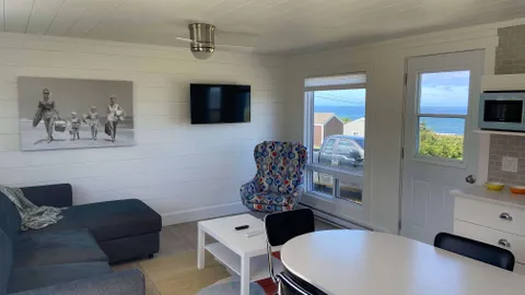Executive Ocean View Hill Cottage - 1 Bedroom (1 Queen bed) — image 1 of 4