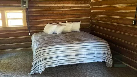 Rustic Cabin — image 6 of 6