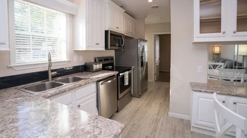 Premium Park Model Rental — image 11 of 11