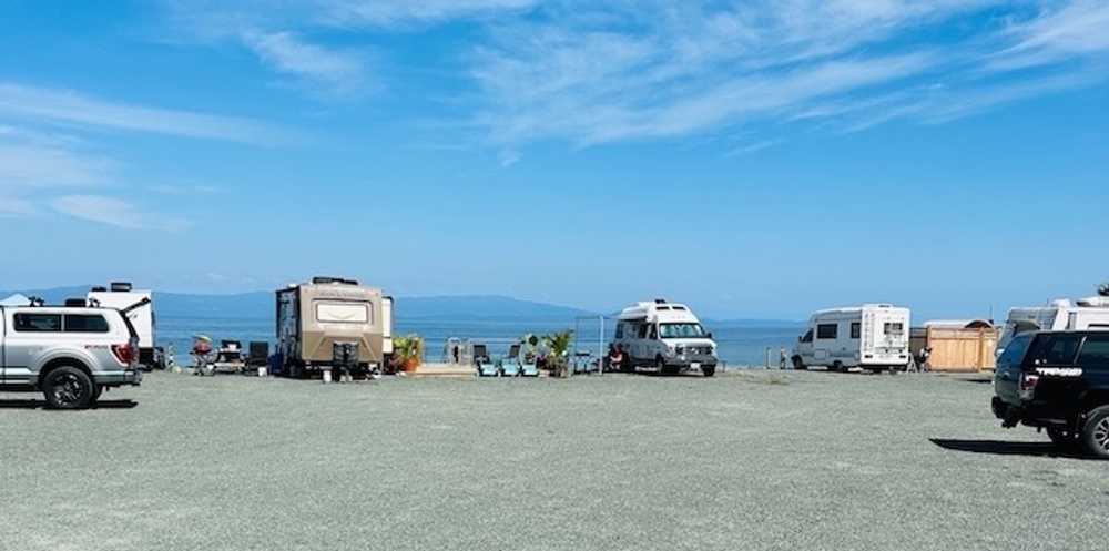 Roam Beach Resort, Qualicum Beach, British Columbia - Photo 3