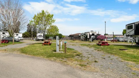 Pull Thru RV Site — image 7 of 7