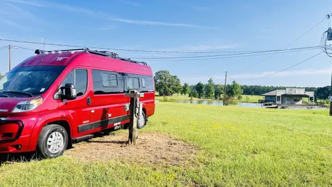 30/50 AMP Waterview RV Site — image 2 of 5