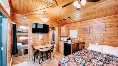 Studio Lodge — image 6 of 6