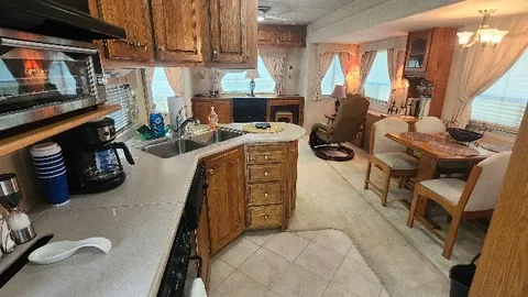 40ft RV On Large Lot — image 14 of 14
