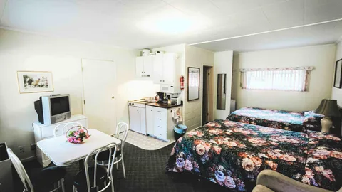 Standard Coach Room — image 12 of 12