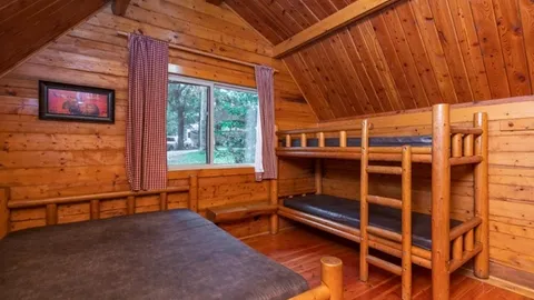 1-Room Rustic Cabin — image 6 of 6