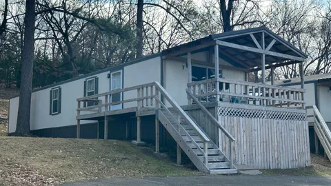 Cabin 07 — image 1 of 2