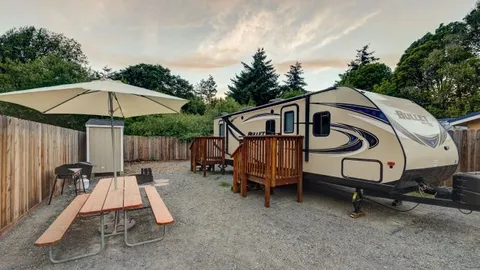 Deluxe Full Hookup Site (50/30-Amp electric) — image 1 of 6