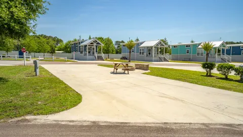 Elite Full Hookup Pull-Thru RV Site — image 1 of 3