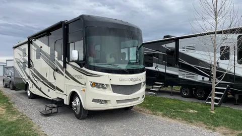 Delux Full Hookup RV Site - (50/30 AMP/ Water/Sewer/Bathrooms/Showers/Laundry) — image 17 of 17