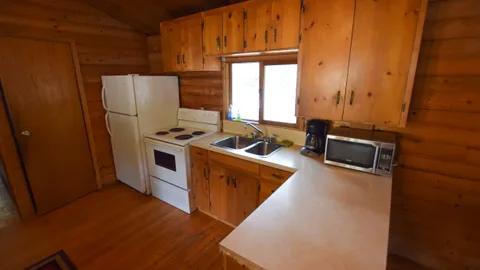 Cabin - Prospectors — image 12 of 12