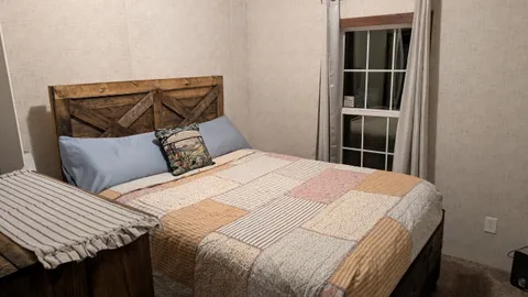 Farmhouse — image 2 of 16