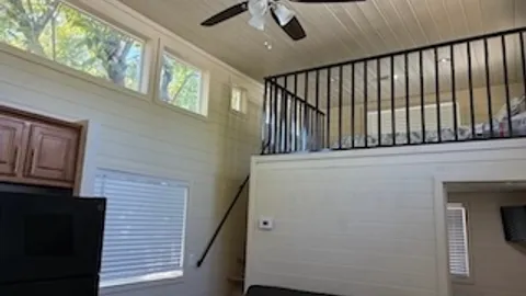 1 Bedroom Cottage — image 2 of 4