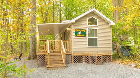Cozy Deluxe Vacation Rentals — image 2 of 14