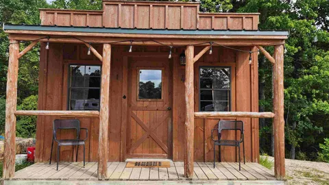 Cabin 4 — image 1 of 8