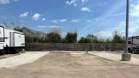Deluxe XL Full Hookup RV Site — image 1 of 1