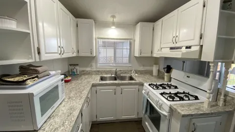 One Bedroom Ocean View Park Model — image 4 of 4