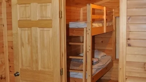 Deluxe Family Lodge — image 2 of 8