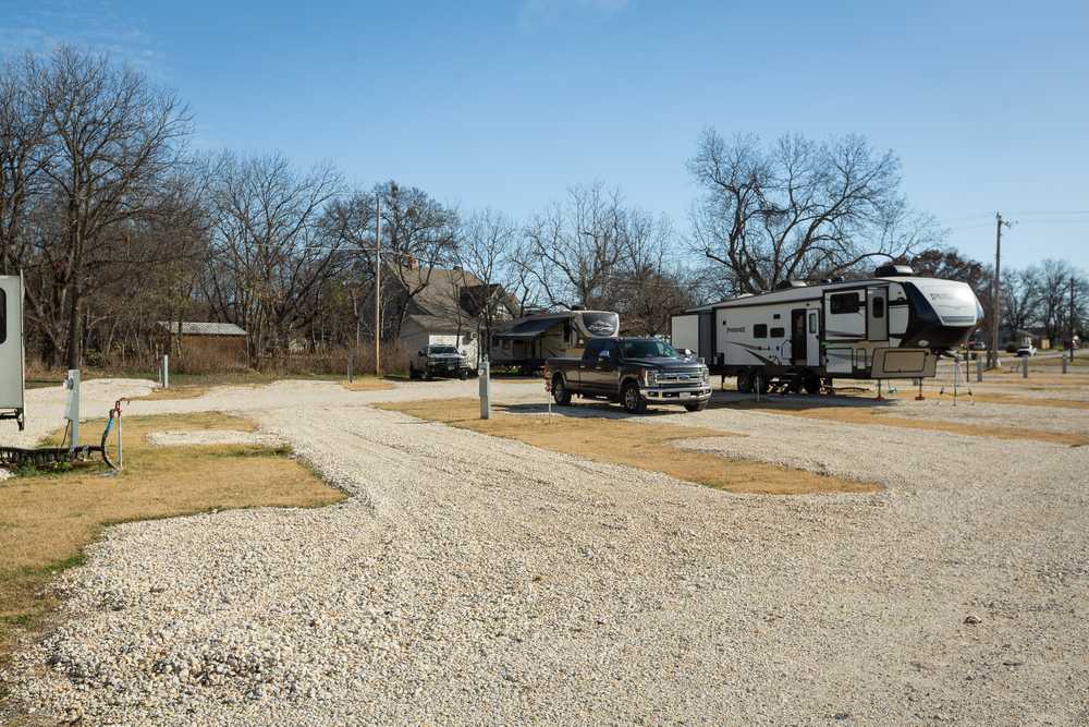 Hackberry Acres RV Park - Photo 5