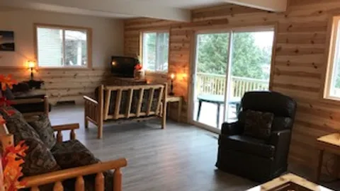 Driftwood Vacation Rental — image 2 of 7