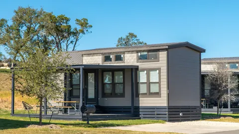 Willow Cabin — image 1 of 10
