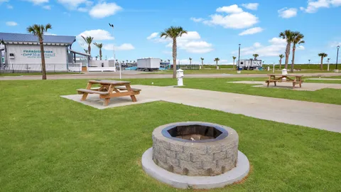 Deluxe Beach Club Site — image 2 of 8
