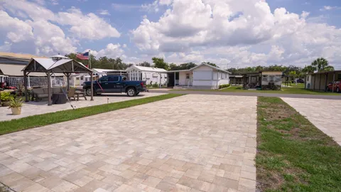 Elite Full Hookup RV Site — image 4 of 4