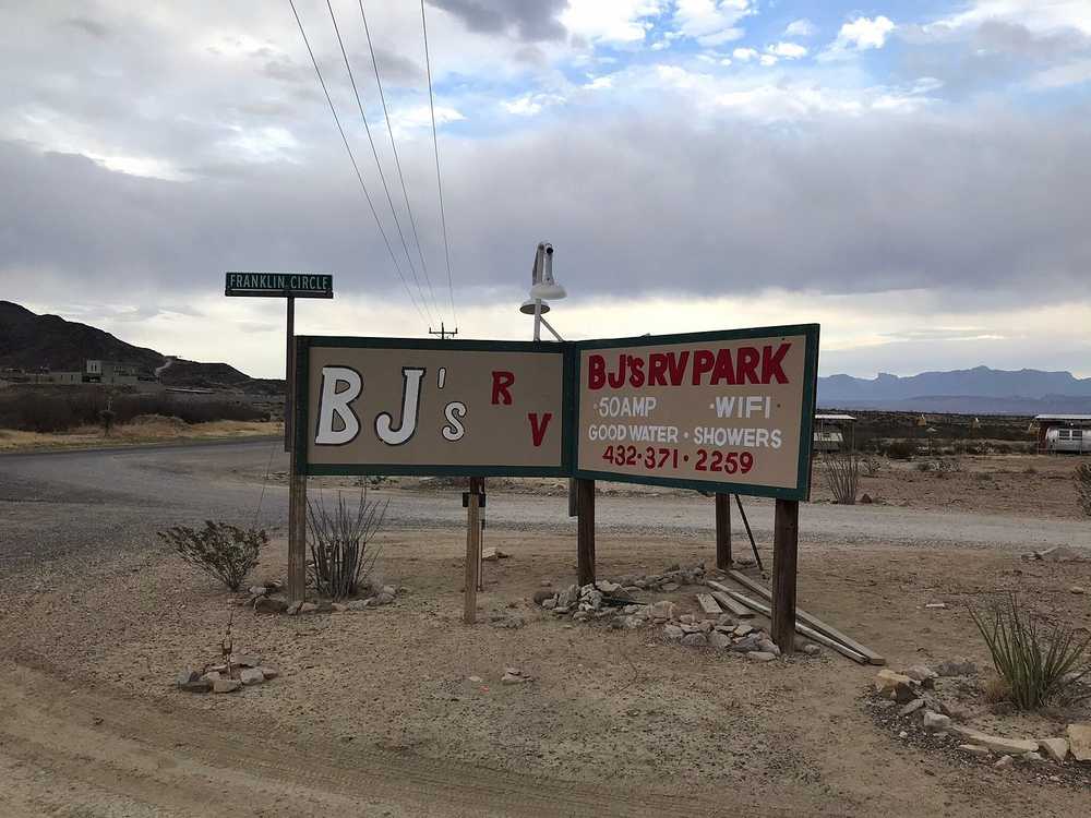 BJ's RV Park - Photo 2