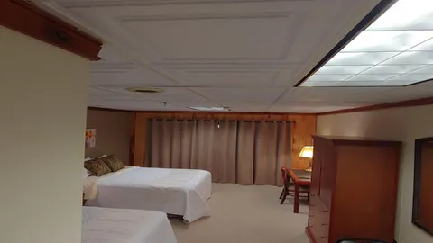 Motel Room — image 2 of 5