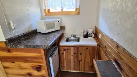 Rustic Cabin with Full Bath (4) — image 2 of 4