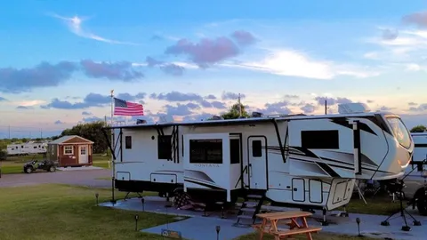 Premium Patio RV Site — image 1 of 5