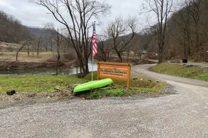 Hatfield's Hideout Riverfront Cabins & Campground – photo 2