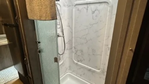 RV Rental - C7 — image 2 of 17