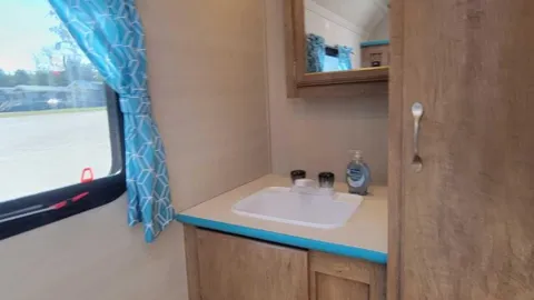 Retro RV (2 Sleeper) — image 2 of 5