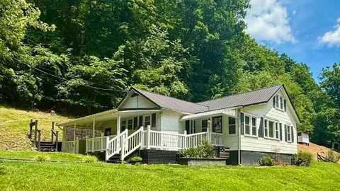 Ivy Branch Farmhouse — image 1 of 14