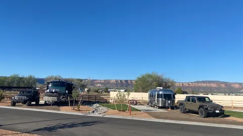 Premier Open-View, Back-In RV Site — image 2 of 2