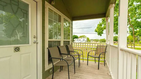 Llano Cottage Rental — image 1 of 6