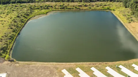 Lakeside Elite Back-In RV Site — image 2 of 4