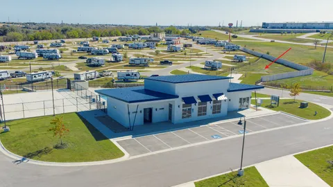 XL Yard Premium Back-In RV Site — image 1 of 6