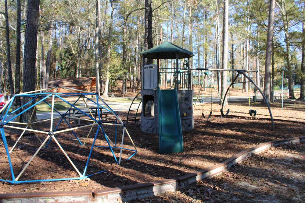 Sleepy Hollow RV Park, Laurel, Mississippi - Photo 4