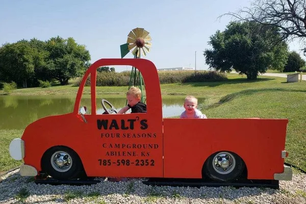 Walt's Four Seasons Campground & Country Store – photo 1