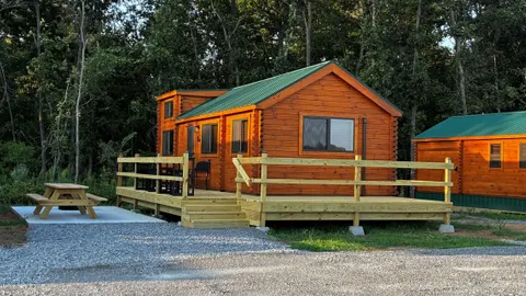 Lakehouse Resort Big Buck Lodge Rancher  5 w/Loft — image 1 of 23