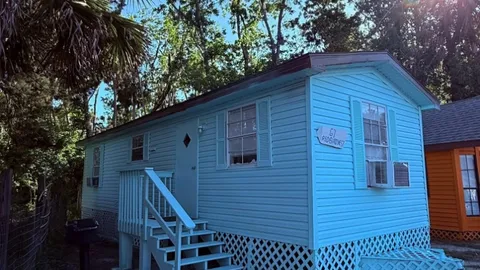 Premium Cabin Waterfront — image 2 of 19