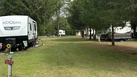 30 Full Hookup RV — image 1 of 3