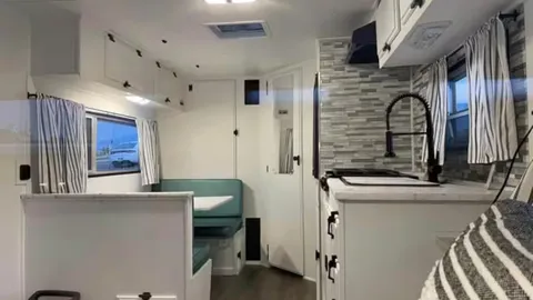 Medium Camper - Flo — image 8 of 8