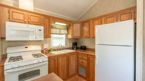 Cottage Vacation Rental (Sleeps 2) — image 2 of 9