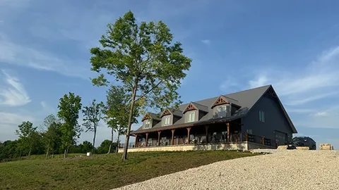 Deluxe Cabin — image 1 of 16