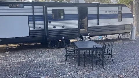 Deluxe Trailer — image 1 of 7