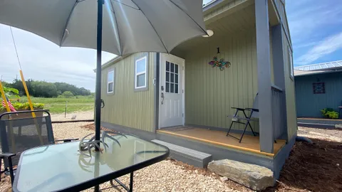 Green Cabin — image 1 of 10